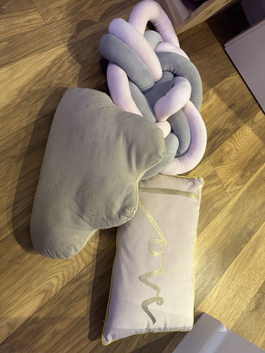 Zestaw ozdobnych poduszek do pokoju dziecka