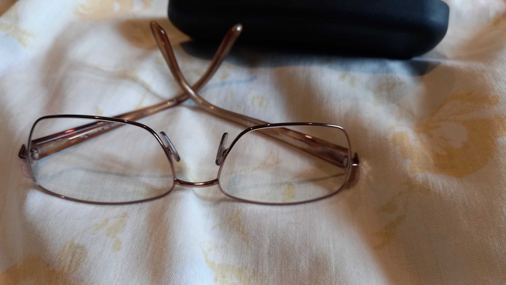 Óculos de graduação ligeira - com armações de Pierre Cardin