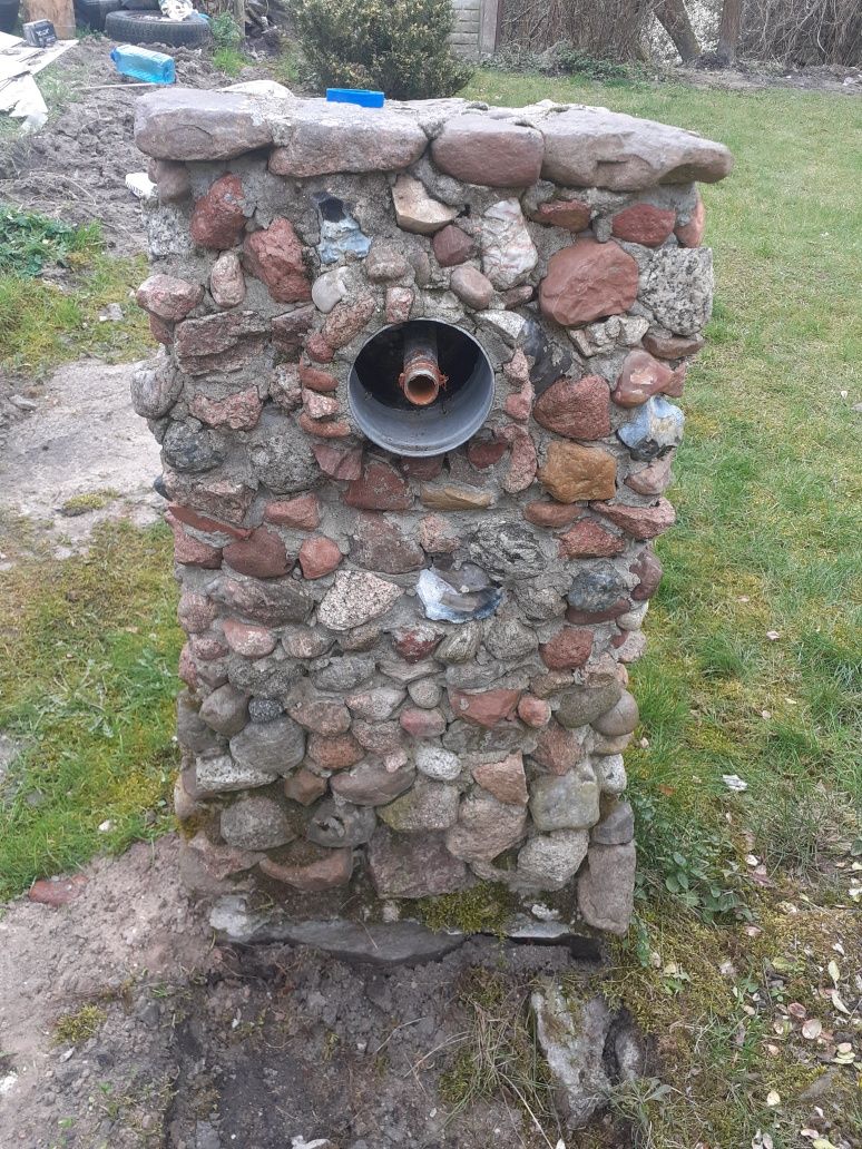 Hydrant kamienny do ogrodu ozdoba ujęcie wody słupek
