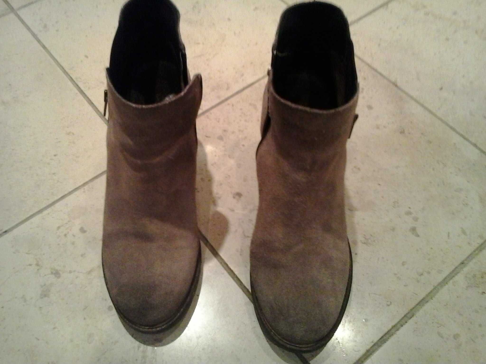 Botas beges nº 39 usadas 1x (Tapadas calçado nacional)