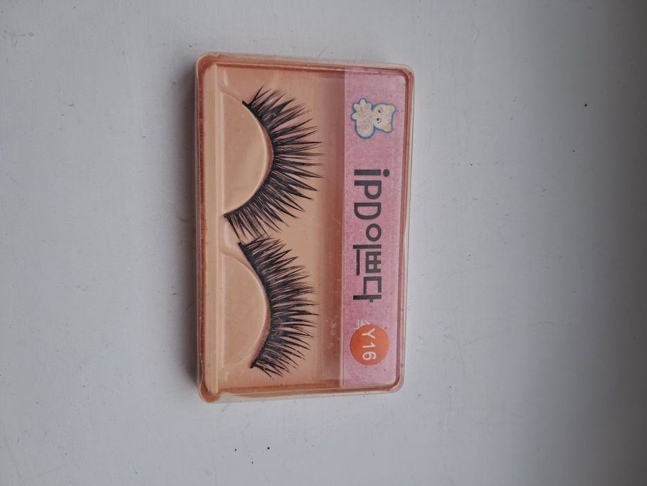 Ресницы накладные.