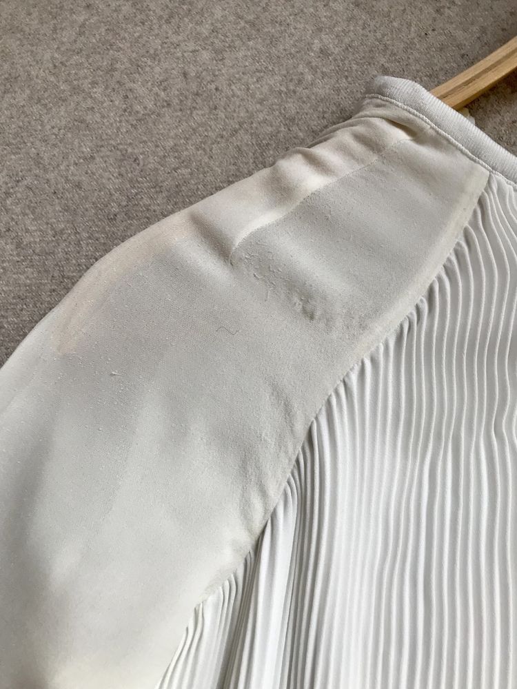 Biała bluzka plisowana Massimo Dutti M wada