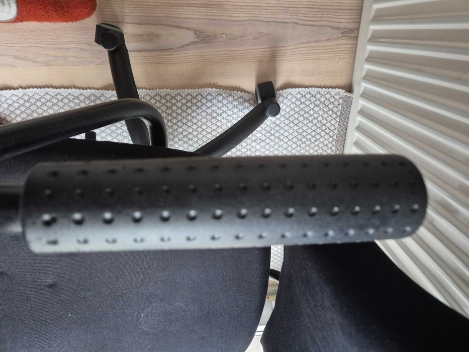 Fotel czarny obrotowy Nominell z IKEA