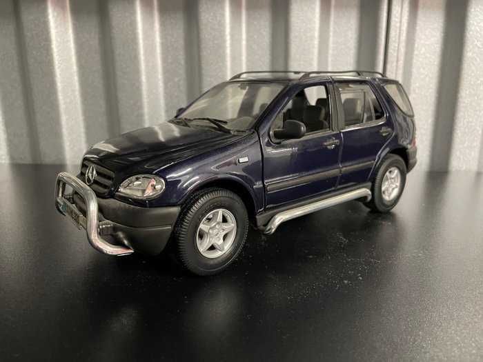 Maisto 1:18 - Miniatura de carro  Mercedes