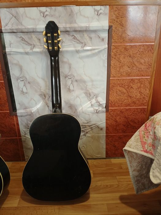 Продам класичну гітару