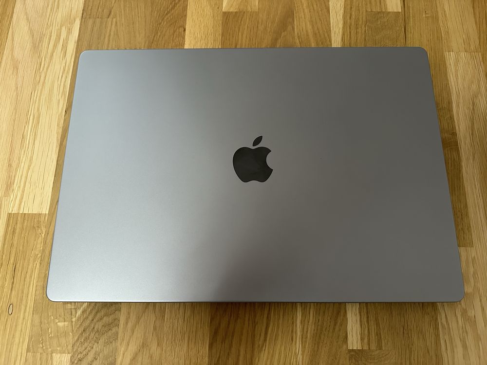 Macbook Pro 16 M1 PRO space grey komplet bat. 97%