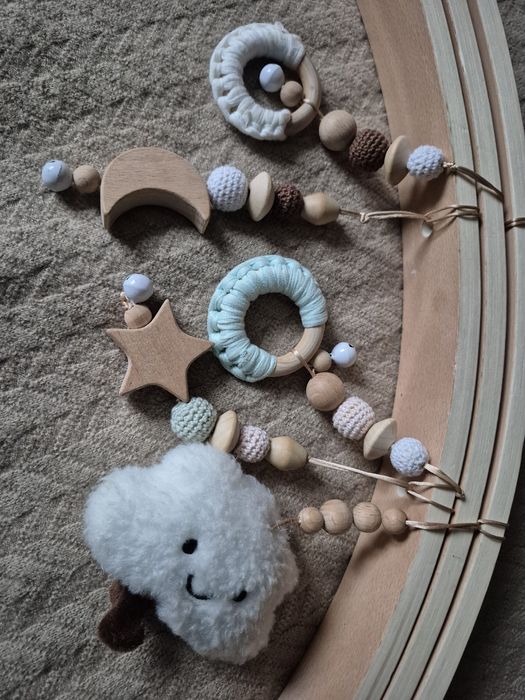 Stojak edukacyjny baby gym drewniany