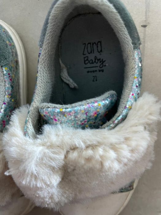 32 pares de calçado