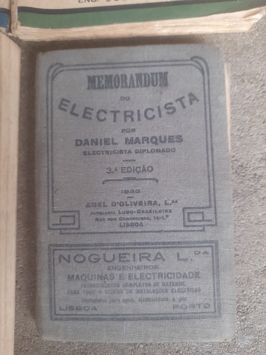 Livros antigos "Memorial do Elétricista" e livros sobre Elétricidade