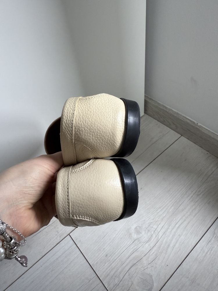 Skórzane kremowe mokasyny Zara 38 24,5 cm