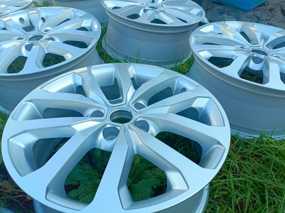 Nowe felgi aluminiowe Renault Dacia Nissan 5x114,3 7jx17 et40