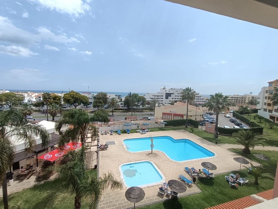 Apartamento T0 remodelado e mobilado