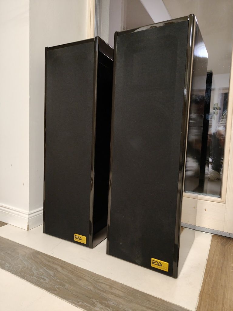 Kolumny głośnikowe USA ESS piano Black. Stan bardzo dobry.