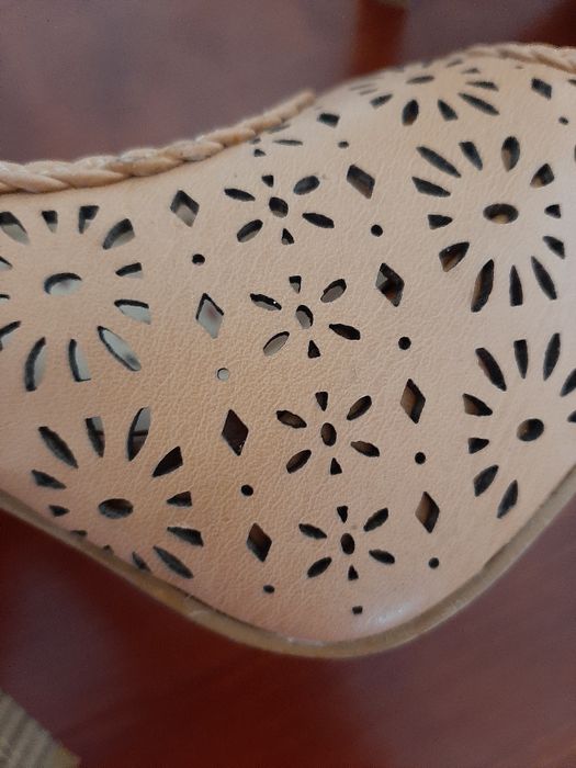 Sapatos de salto alto