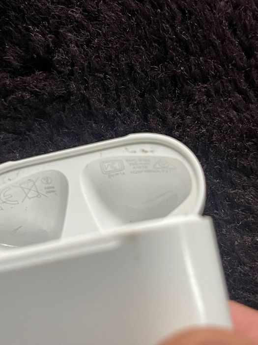 Оригінальний футляр до Airpods 2 серія!