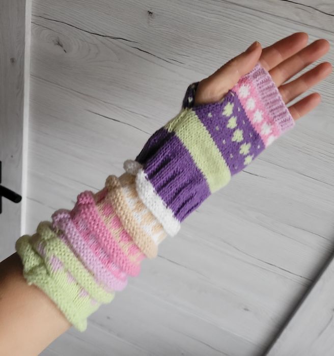 Długie kolorowe mitenki pastelowe wzorki