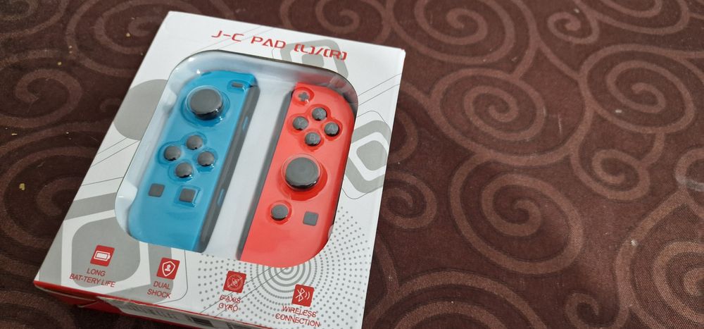 Joycons Novos, na caixa.