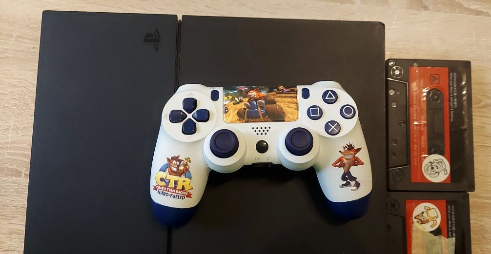 Konsola ps4 fat z softem 11.00 z grami.