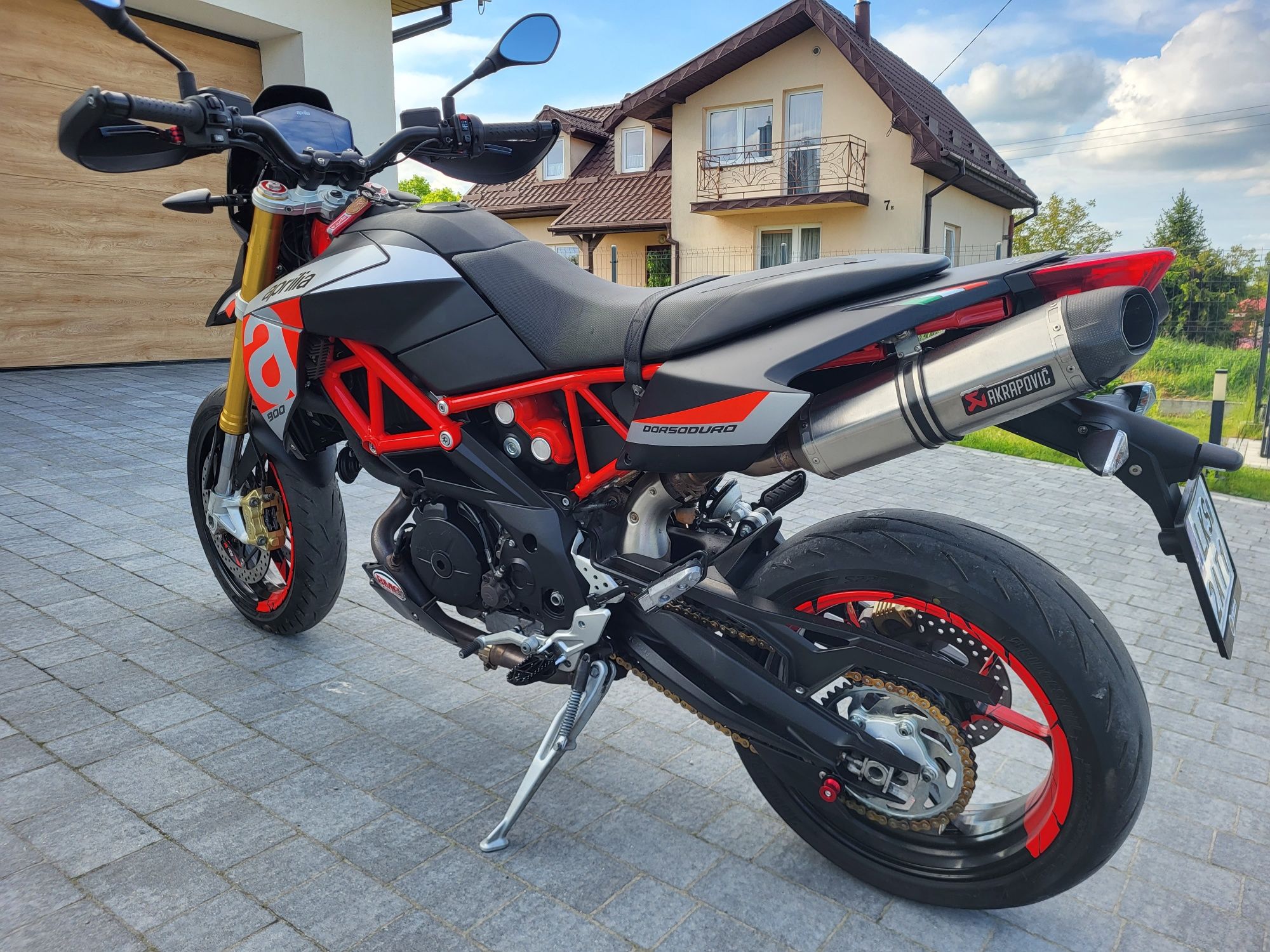 Aprilia Dorsoduro 900. 2020r Supermoto