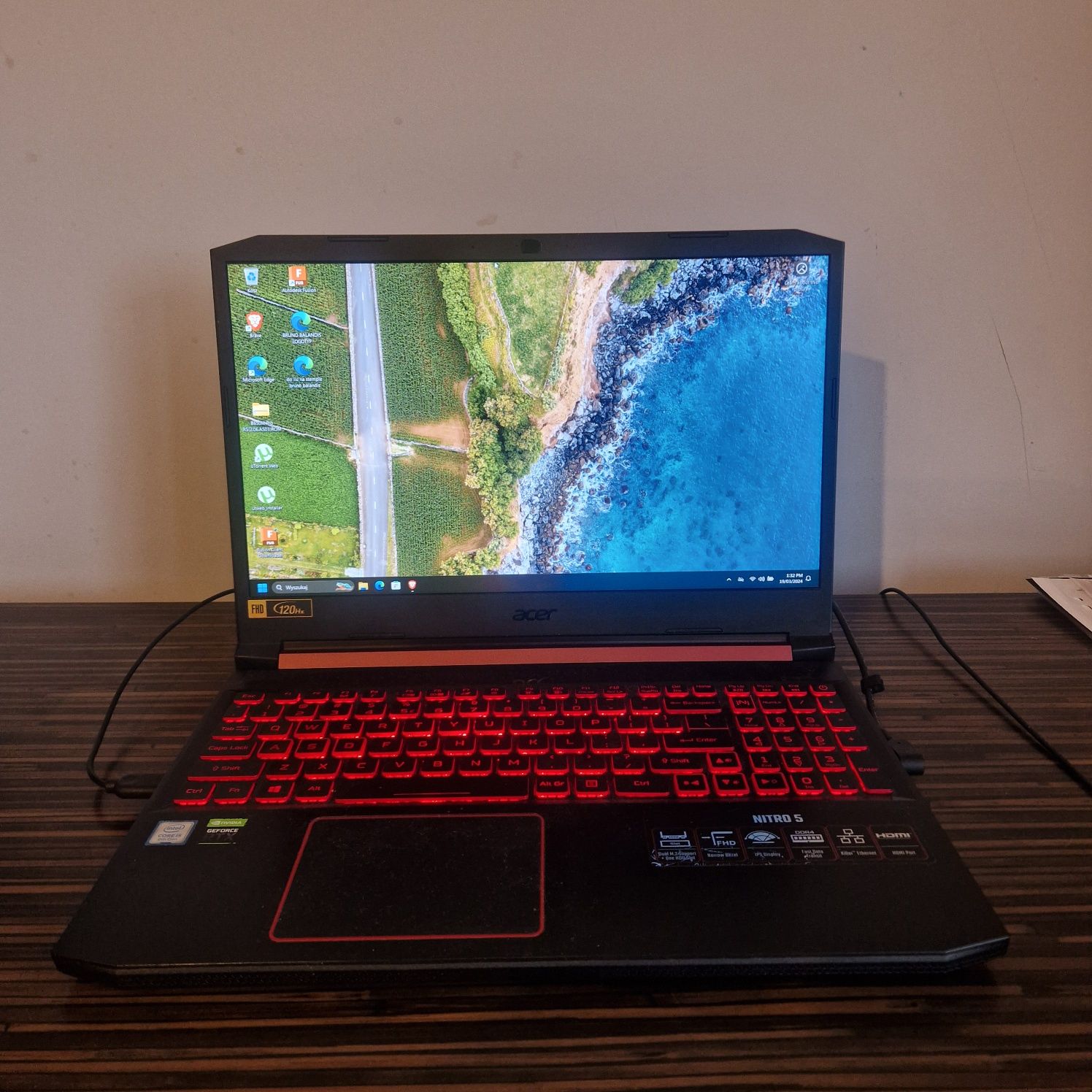 Laptop Acer Nitro 5 RTX 2060 i5 9300H 16GB DDR4 512GB