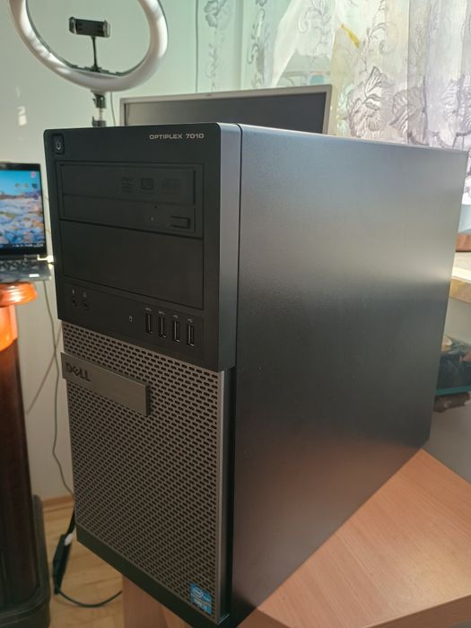 Komputer i5(4x3.2hz) 12GB Ram  NVIDIA 2GB SSD 256GB hhd 512gb

Spr