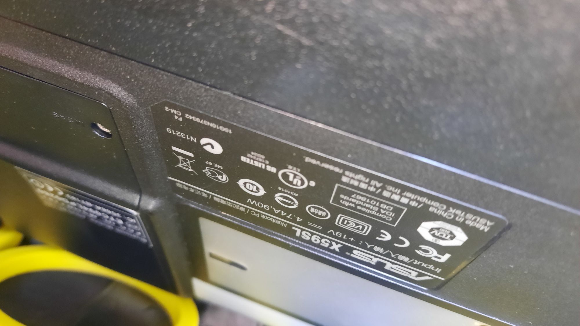 Computador ASUS ecrã estragado
