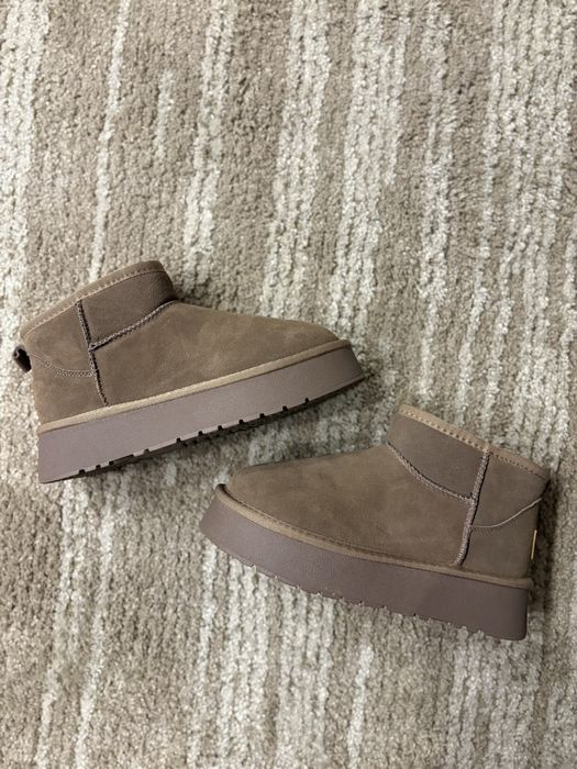 Продам нові уггі