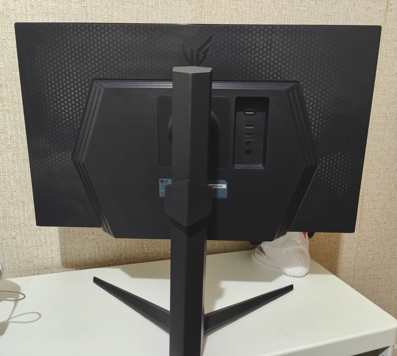 LG Ultra Gear 27'|1440p|180hz|HDR