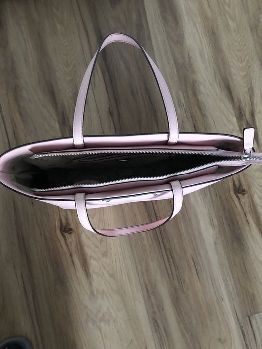 Сумка Guess рожева