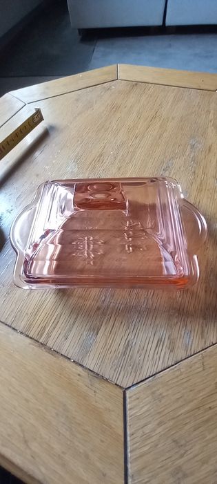 Masielniczka szklana kolor rozalinowy