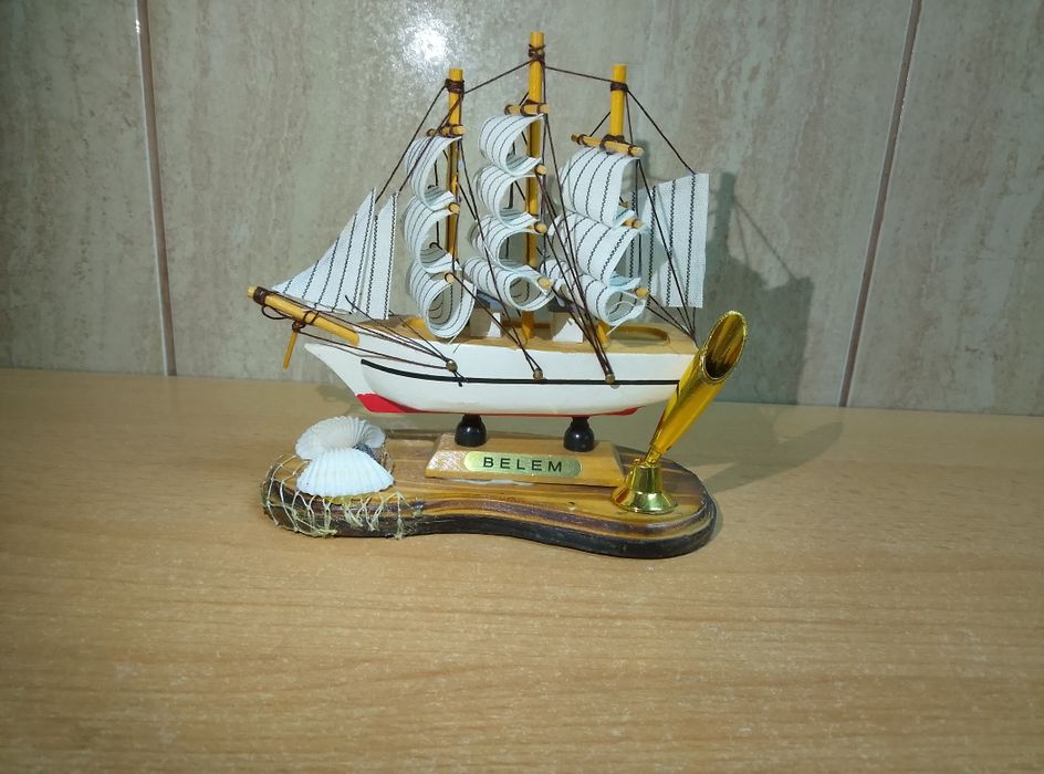 Okręt model drewniany 14x13 cm