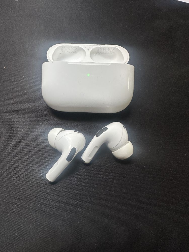 Airpods Pro 2.