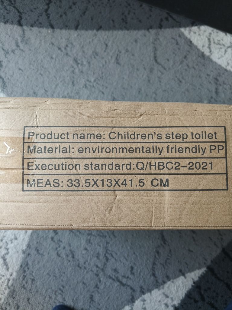 Nakładka dla dzieci ze schodami.