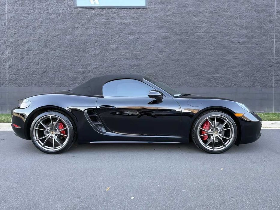Porsche 718 Boxster S      2017