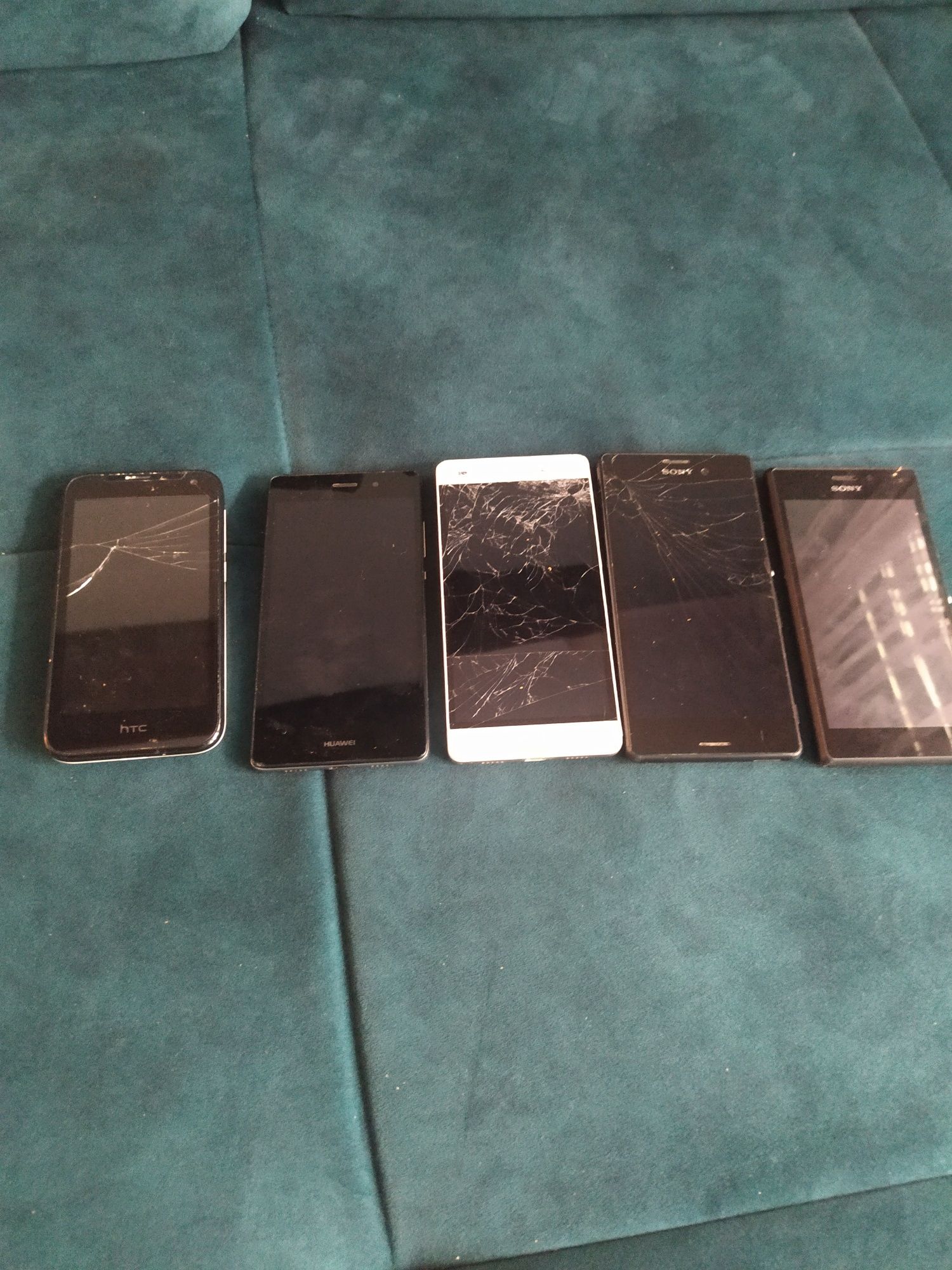Uszkodzone telefony komórkowe