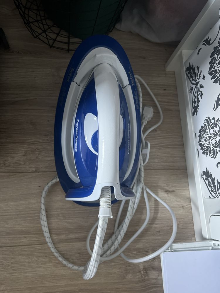 Steamer Stacja parowa Tefal SV7112E0 Express Compact