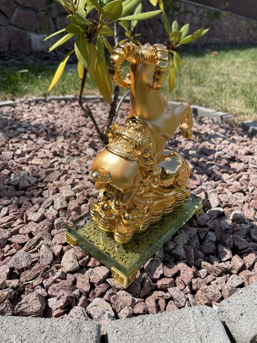 Статуетка Гірський архар. Фен-шуй статуетка Гордий, золотий баран