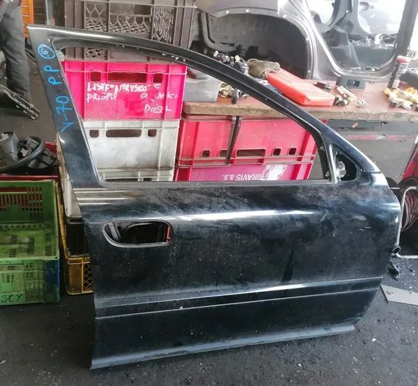 VOLVO V70 II 04r DRZWI PRAWY PRZÓD PRZEDNIE GOŁE