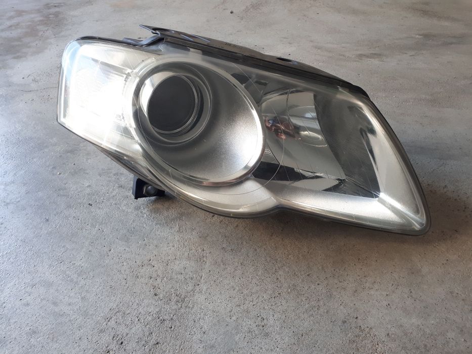 Ótica/ farol original Hella direita VW Passat B6 2006 para a frente
