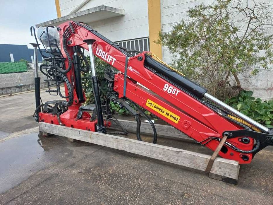 Oportunidade! Grua florestal recondicionada