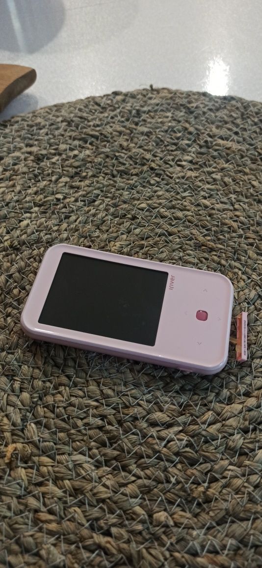 Музичний плеєр iRiver S100 4Gb Pink