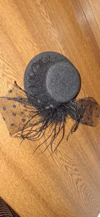 Шляпка для волосся