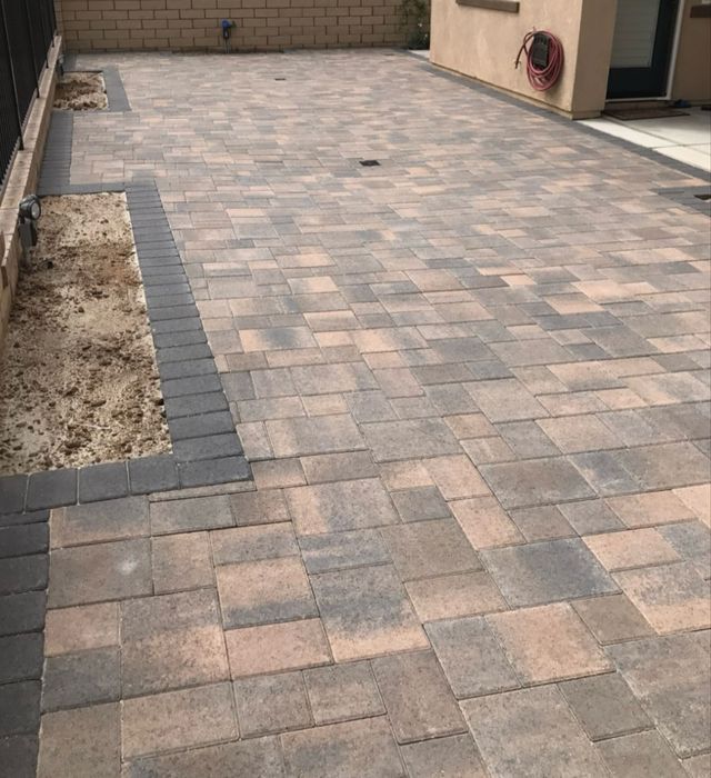 Укладання тротуарної плитки