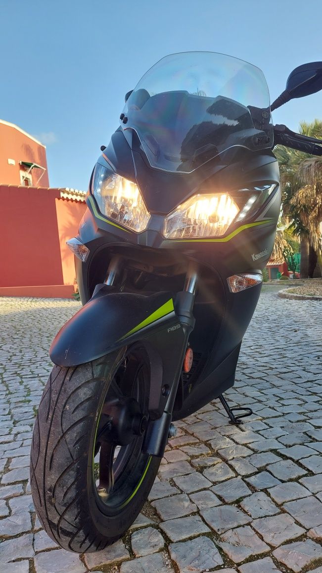 Vendo Kawasaki J125 como nova