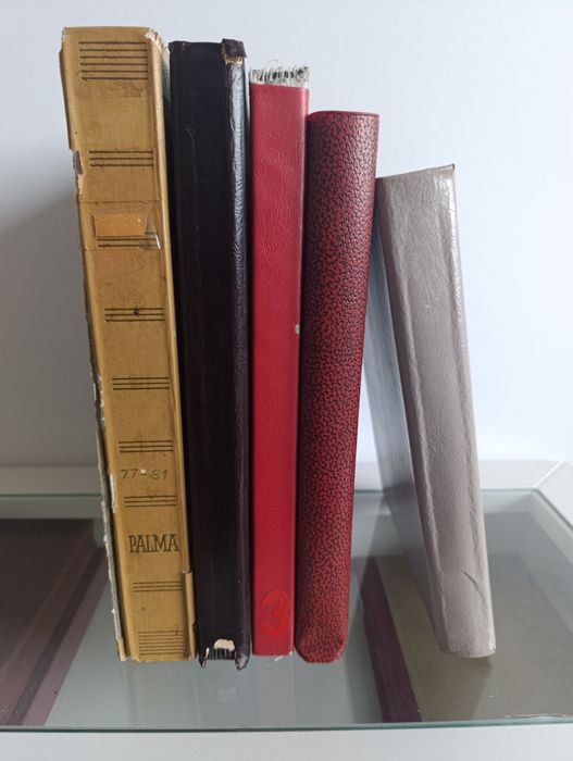 5 dużych klaserów ze znaczkami cały świat