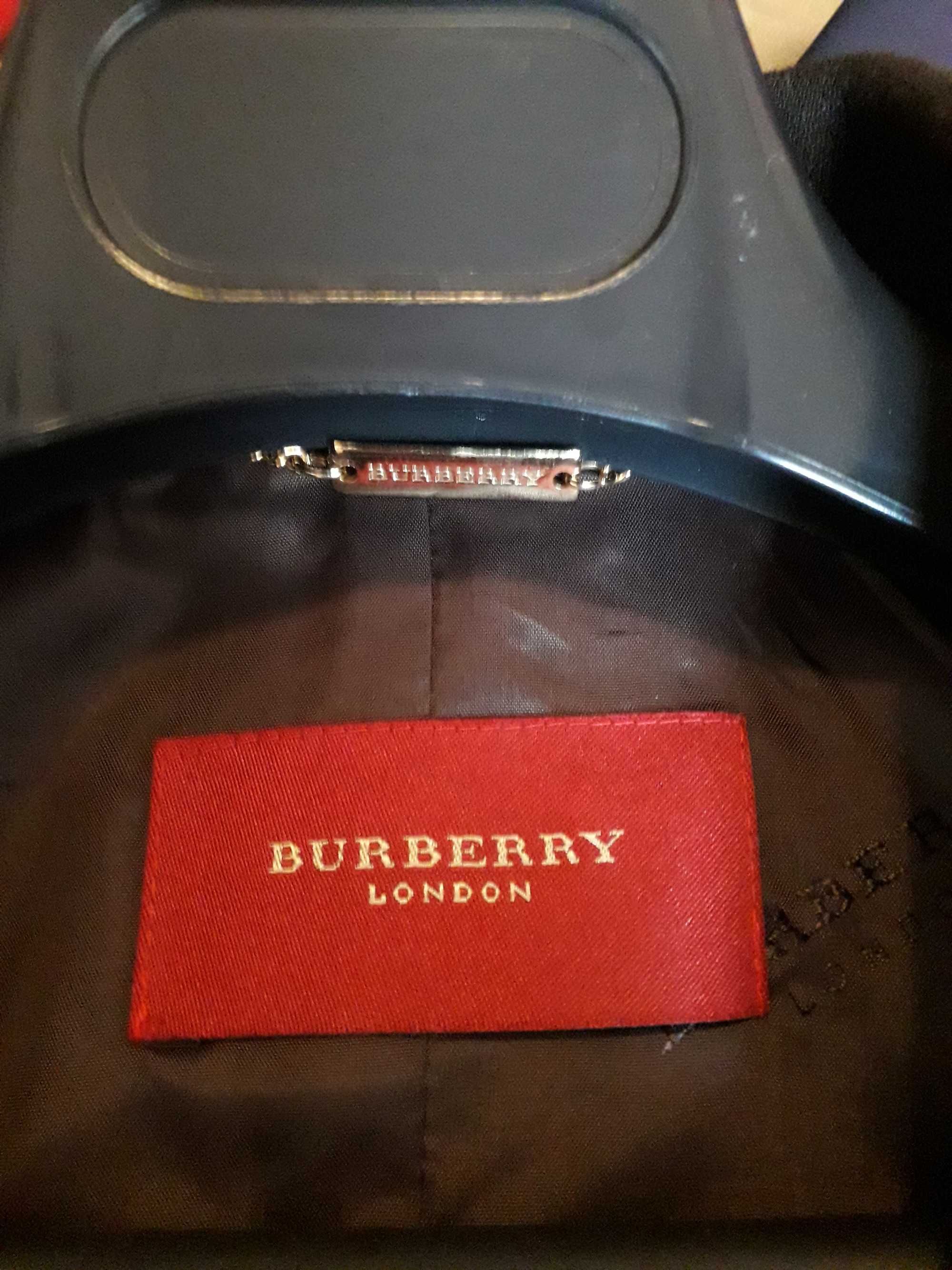 Dois Casacos Burberry - ORIGINAIS