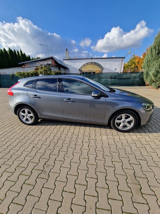 VOLVO V40  1,6 B.
