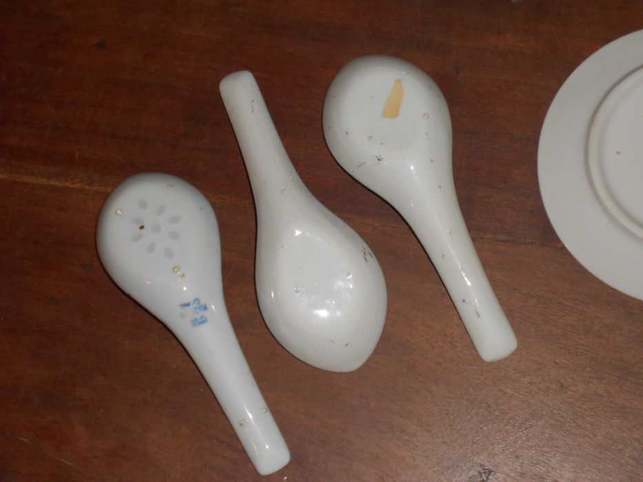 Diversas peças loiça antigas Loucarte Macau Colheres China