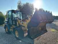 Caterpillar 907H2 rok 2013 4x4 szczeka dzielona  Mala ladowarka cat 907H2 13r rekin, szybkozlacze import UE