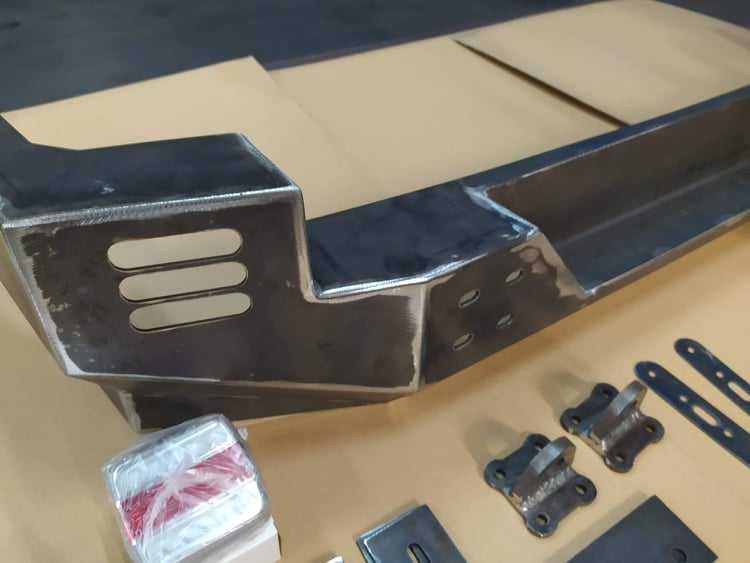 Zderzak stalowy Nissan Terrano - tył / tylny